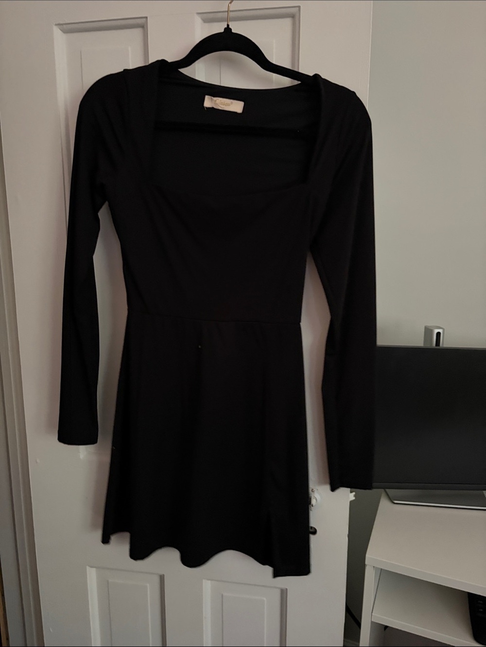 Women's Black Long-Sleeve Square Neck Dress NWOT athletic dress